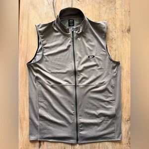 3/$90 Oakley Performance Full Zip Vest